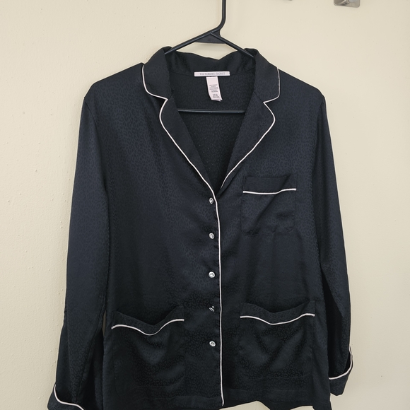 Victoria’s Secret Black Satin Pajama Top Leopard Print Rhinestone Back - Picture 4 of 12